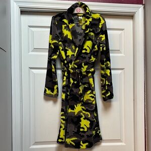 Joe Boxer Boys Yellow and Black Gray Camouflage Robe size XL( 14-16)